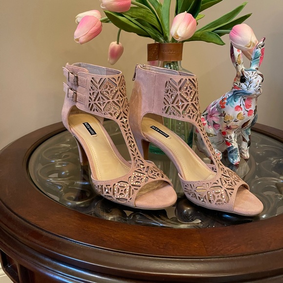 Alex Marie Shoes - 🎉HP🎉..Alex Marie Desirea  heels .. NWT